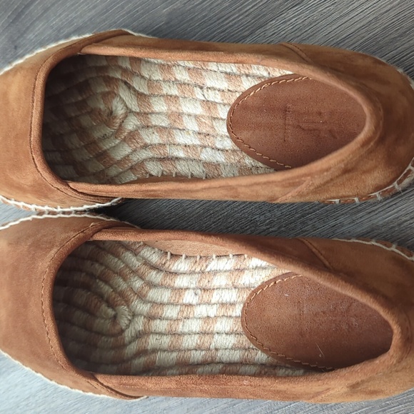 Frye A-Line Suede Espadrilles in Color- Sand in Size 7.5 🎉HP🎉 - Picture 5 of 11